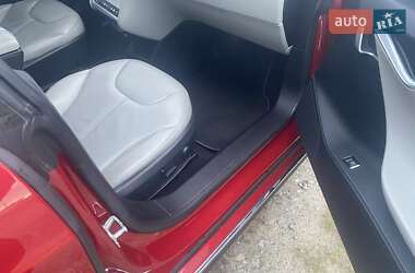 Лифтбек Tesla Model S 2014 в 