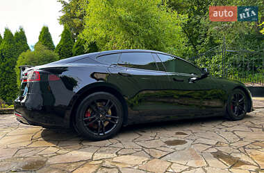 Лифтбек Tesla Model S 2015 в 