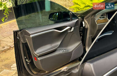 Лифтбек Tesla Model S 2015 в 