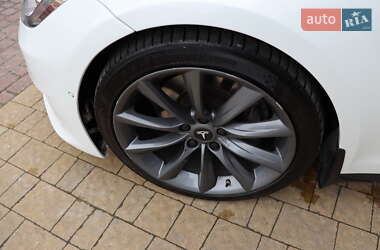 Лифтбек Tesla Model S 2016 в 