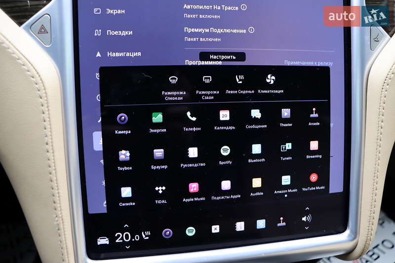Лифтбек Tesla Model S 2016 в Львове