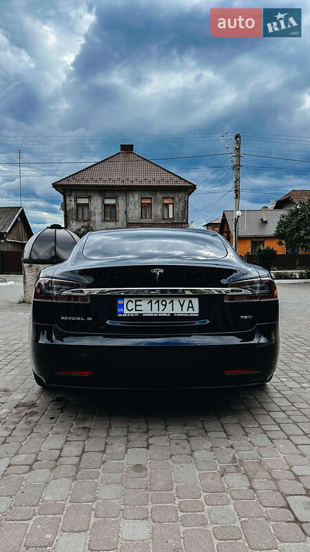 Лифтбек Tesla Model S 2018 в Черновцах