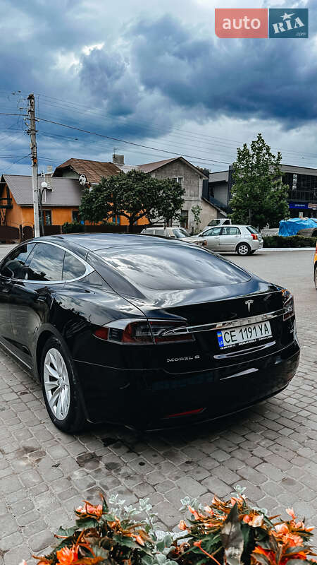 Лифтбек Tesla Model S 2018 в Черновцах