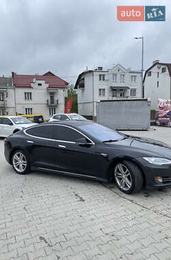 Лифтбек Tesla Model S 2015 в 
