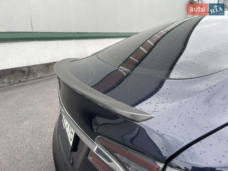 Лифтбек Tesla Model S 2014 в Виннице