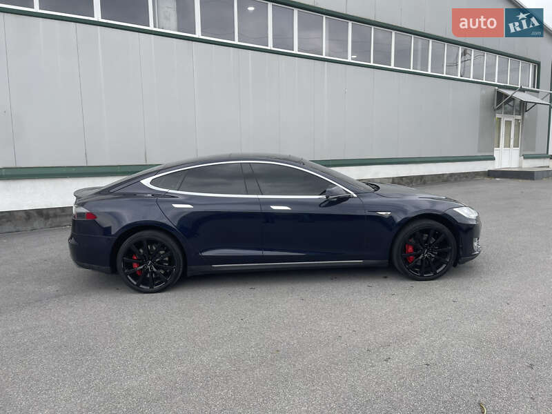 Лифтбек Tesla Model S 2014 в Виннице