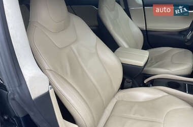 Лифтбек Tesla Model S 2014 в 