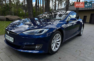 Лифтбек Tesla Model S 2020 в Житомире