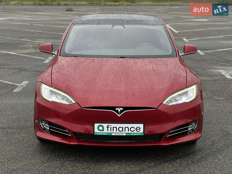Ліфтбек Tesla Model S 2019 в Києві