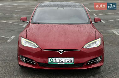 Лифтбек Tesla Model S 2019 в 