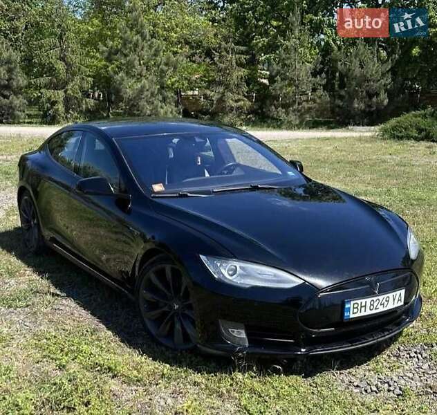 Ліфтбек Tesla Model S 2015 в 