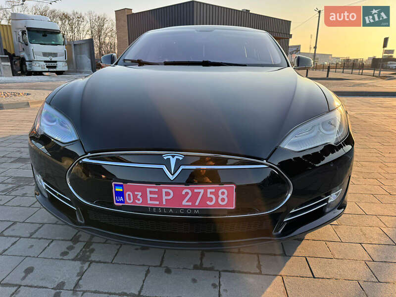 Ліфтбек Tesla Model S 2013 в Луцьку