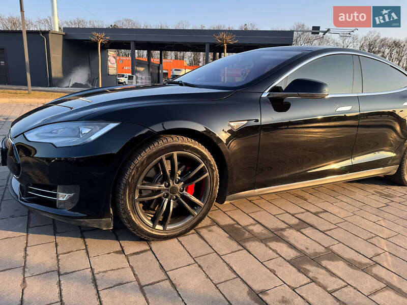 Ліфтбек Tesla Model S 2013 в Луцьку