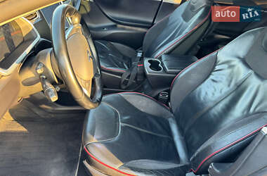 Лифтбек Tesla Model S 2013 в 
