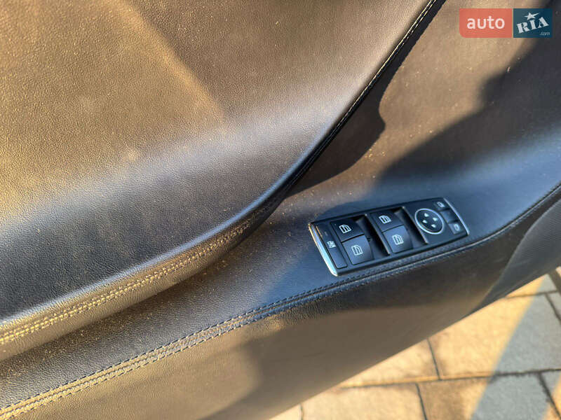 Ліфтбек Tesla Model S 2013 в Луцьку