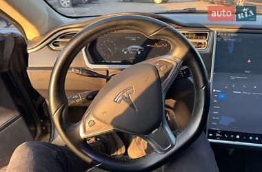 Лифтбек Tesla Model S 2013 в 
