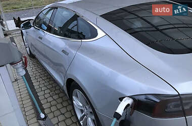 Лифтбек Tesla Model S 2014 в 