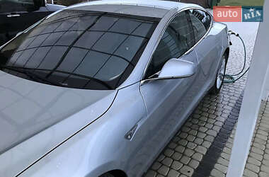 Лифтбек Tesla Model S 2014 в 