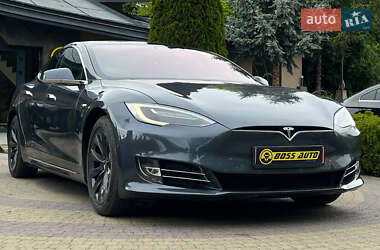 Лифтбек Tesla Model S 2019 в 