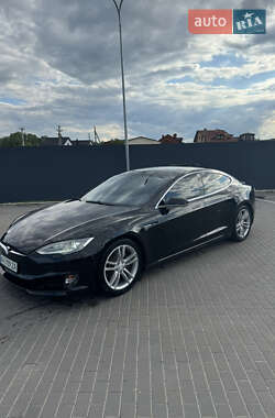 Лифтбек Tesla Model S 2015 в 