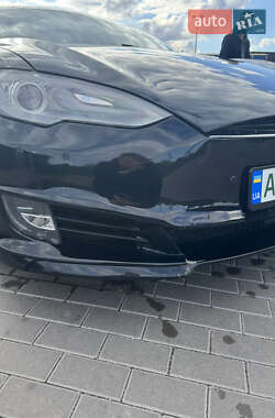 Лифтбек Tesla Model S 2015 в 