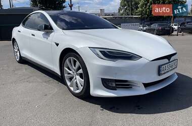 Лифтбек Tesla Model S 2017 в Киеве