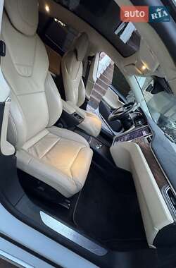 Лифтбек Tesla Model S 2017 в 