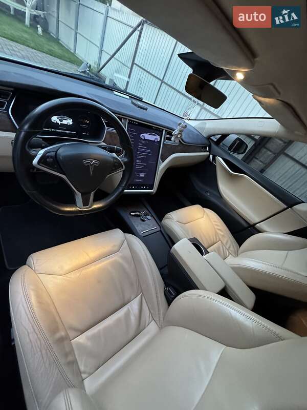 Ліфтбек Tesla Model S 2017 в Києві
