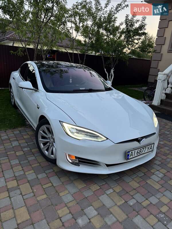 Ліфтбек Tesla Model S 2017 в Києві