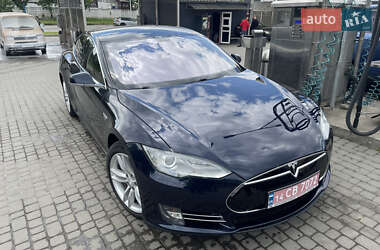Лифтбек Tesla Model S 2014 в 