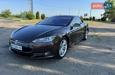 Лифтбек Tesla Model S 2014 в 