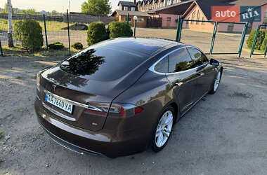 Лифтбек Tesla Model S 2014 в 