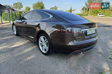 Лифтбек Tesla Model S 2014 в 