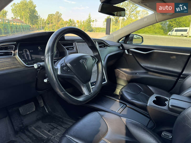 Лифтбек Tesla Model S 2014 в Киеве