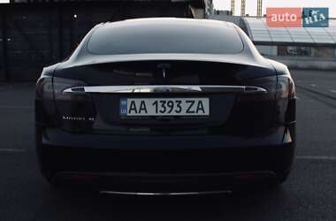 Седан Tesla Model S 2014 в 