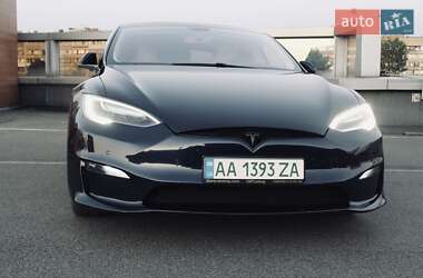 Седан Tesla Model S 2014 в 