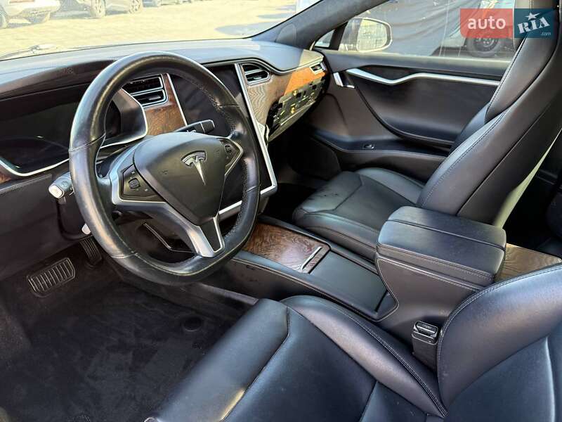 Ліфтбек Tesla Model S 2017 в Луцьку
