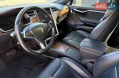 Лифтбек Tesla Model S 2017 в 