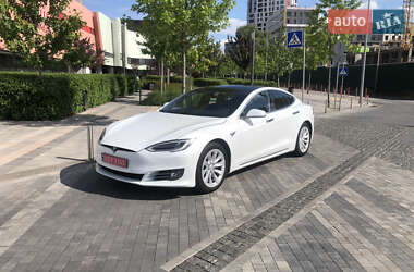 Лифтбек Tesla Model S 2018 в Киеве