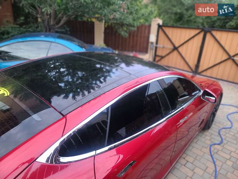 Лифтбек Tesla Model S 2018 в 