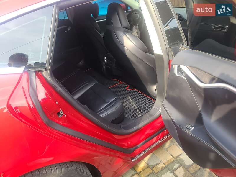 Лифтбек Tesla Model S 2018 в Хмельницком