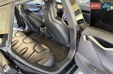 Лифтбек Tesla Model S 2015 в 