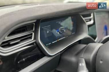 Лифтбек Tesla Model S 2015 в 
