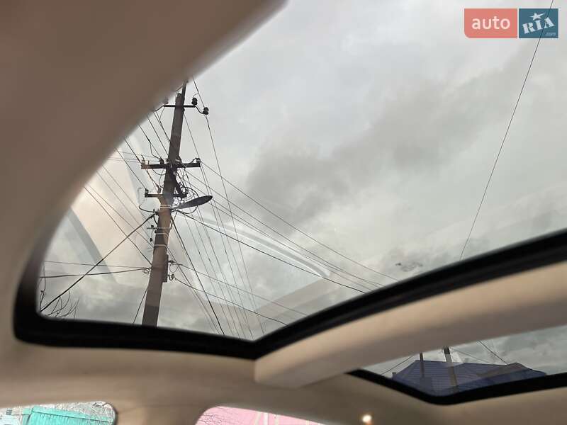 Ліфтбек Tesla Model S 2015 в Харкові