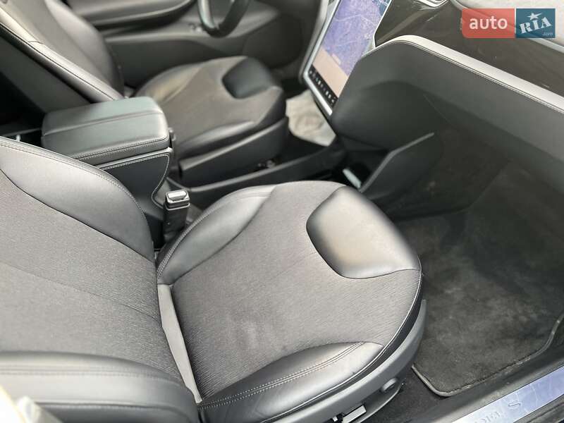 Ліфтбек Tesla Model S 2015 в Харкові
