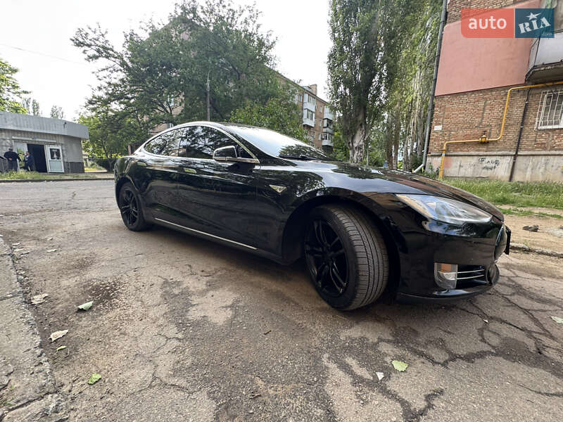 Ліфтбек Tesla Model S 2014 в Миколаєві
