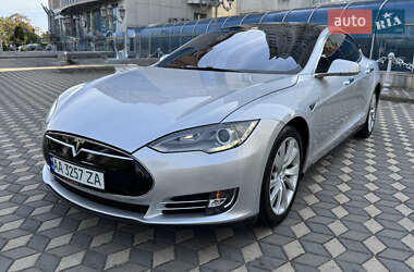 Лифтбек Tesla Model S 2014 в 
