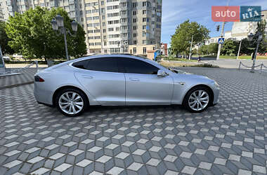 Лифтбек Tesla Model S 2014 в 