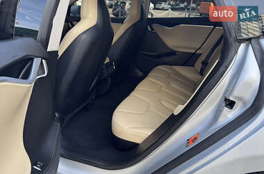 Лифтбек Tesla Model S 2014 в 