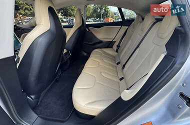 Лифтбек Tesla Model S 2014 в 